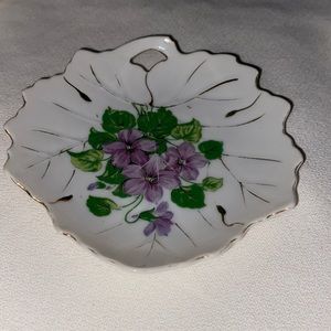 Nascot made in Japan decorative plate